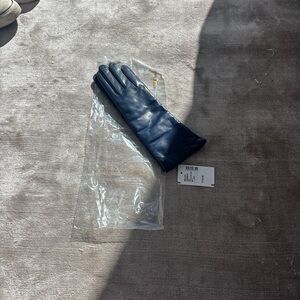 Saks fifth Avenue leather gloves